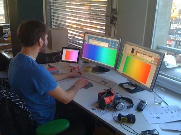 5 Ways a Graphic Designer Can Add Value for Their Clients
